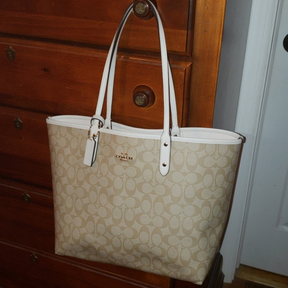 Coach Handbags - NWT Coach Reversible City Tote Signature
